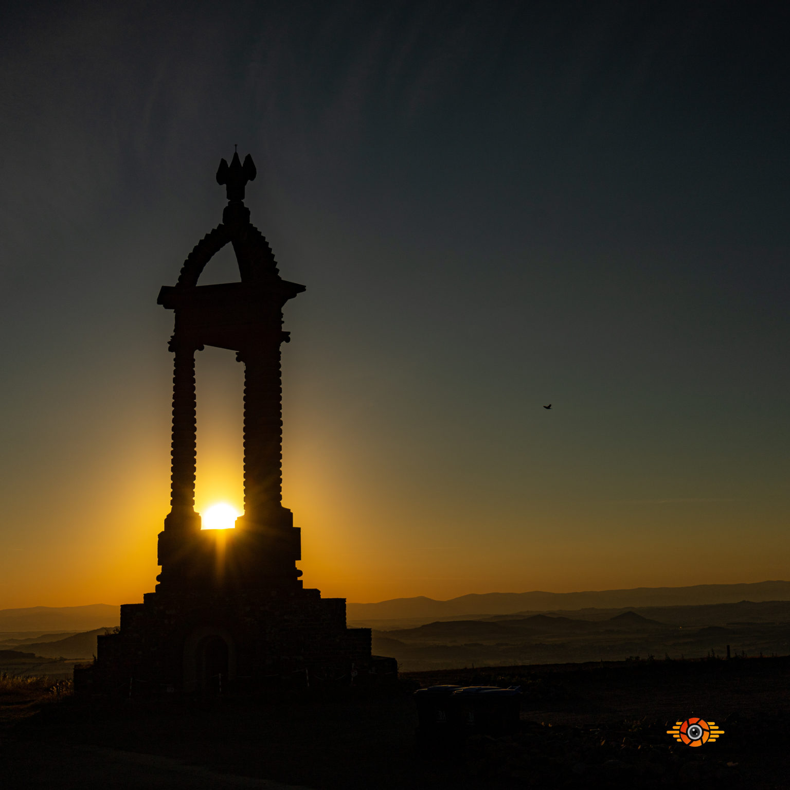 le photographe de clermont-ferrand a pris une photo du lever de soleil depuis le plateau de gergovie